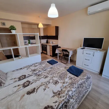 Apartament 350 *